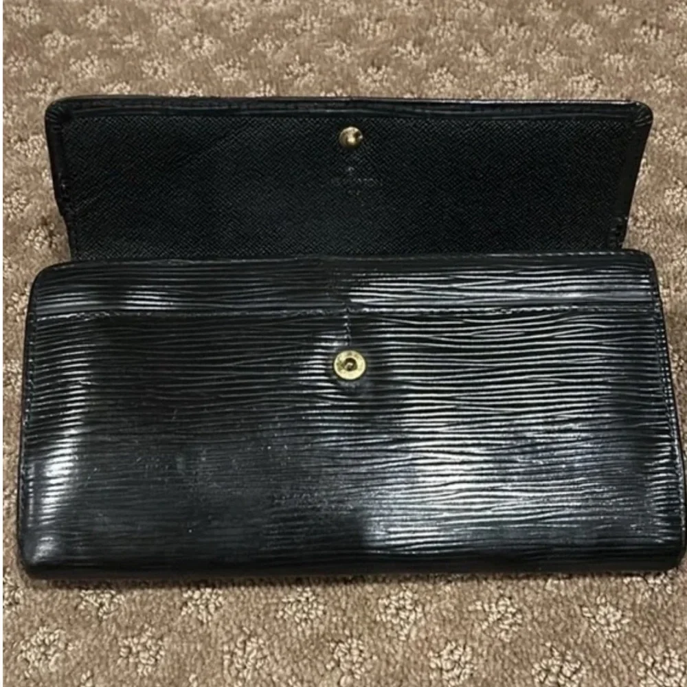 LOUIS VUITTON Vintage Black Nior Epi Leather Wallet